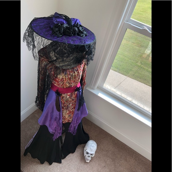 6pc Witchy woman in streetwear - Picture 8 of 16